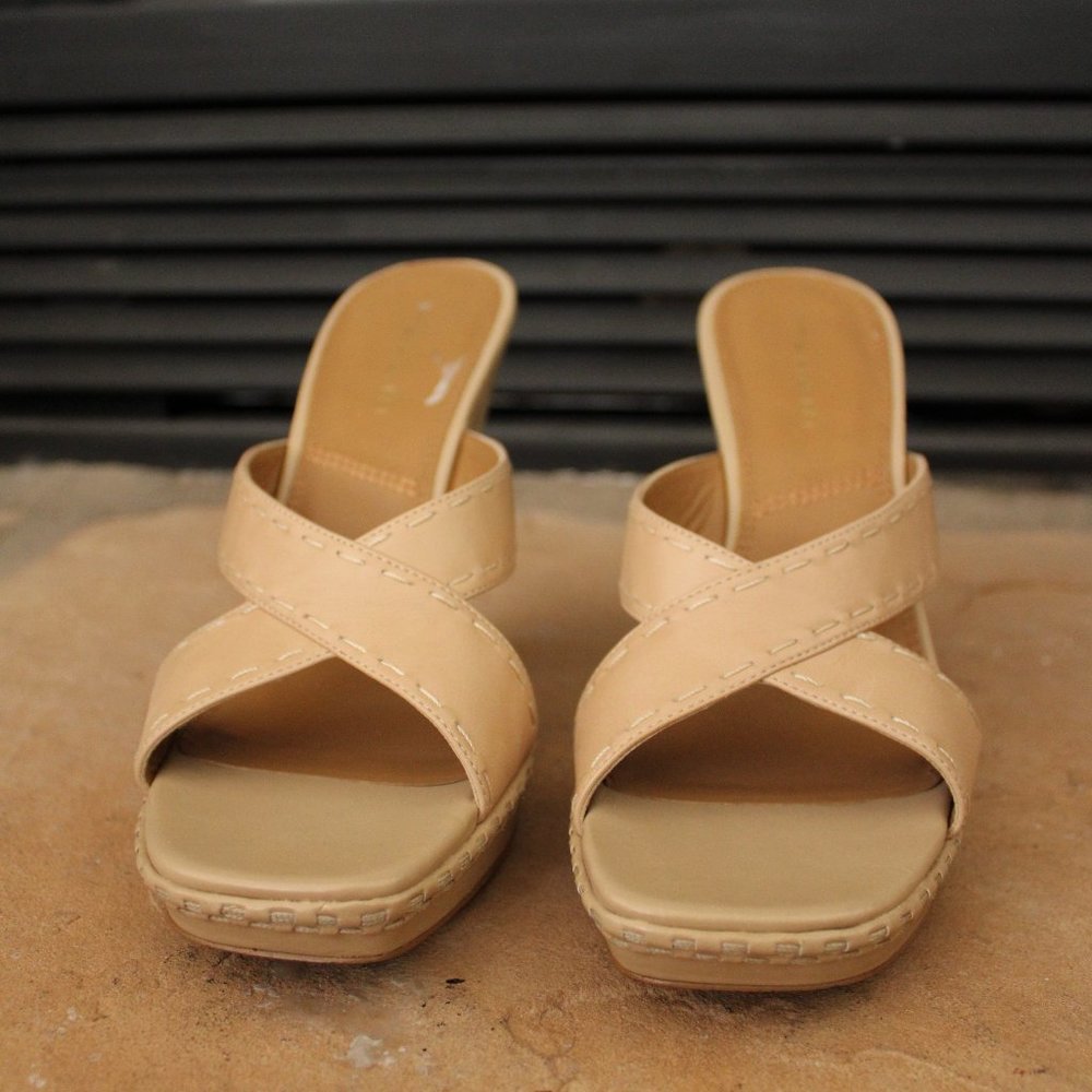 Tahari Beige Heel